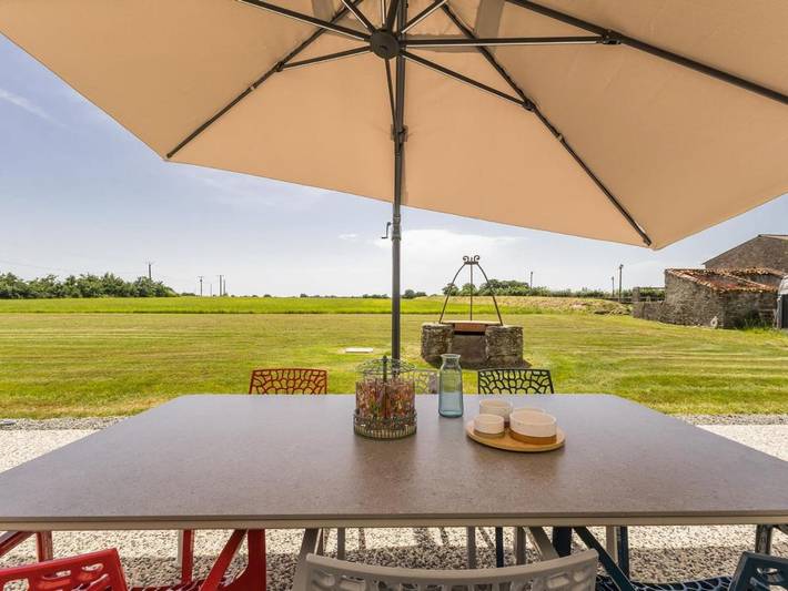 Location de vacances pour 6 personnes, avec jardin et terrasse dans Saint-Même-le-Tenu - 2