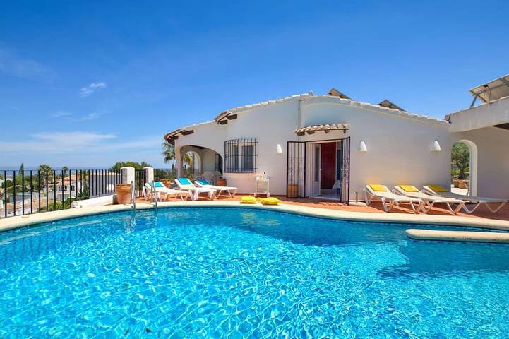 Casa rural para 6 personas, con terraza y jardín en Pego