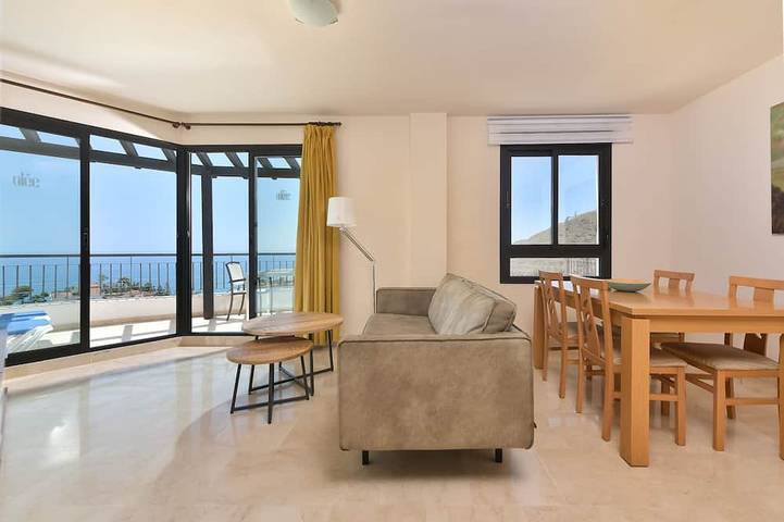 Ferielejlighed for 2 personer, med balkon og pool samt have - 1