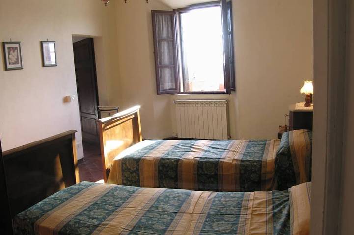 Location de vacances pour 12 personnes, avec balcon/terrasse et terrasse, animaux acceptés à Radicondoli - 3