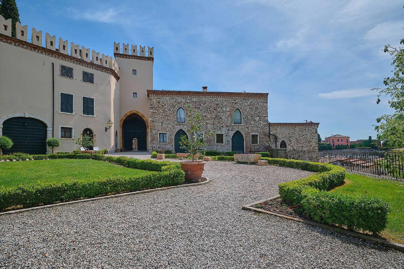 Ganze Ferienwohnung, Al Castello - Elegante Residenz mit Schwimmbad in Colà, Lazise