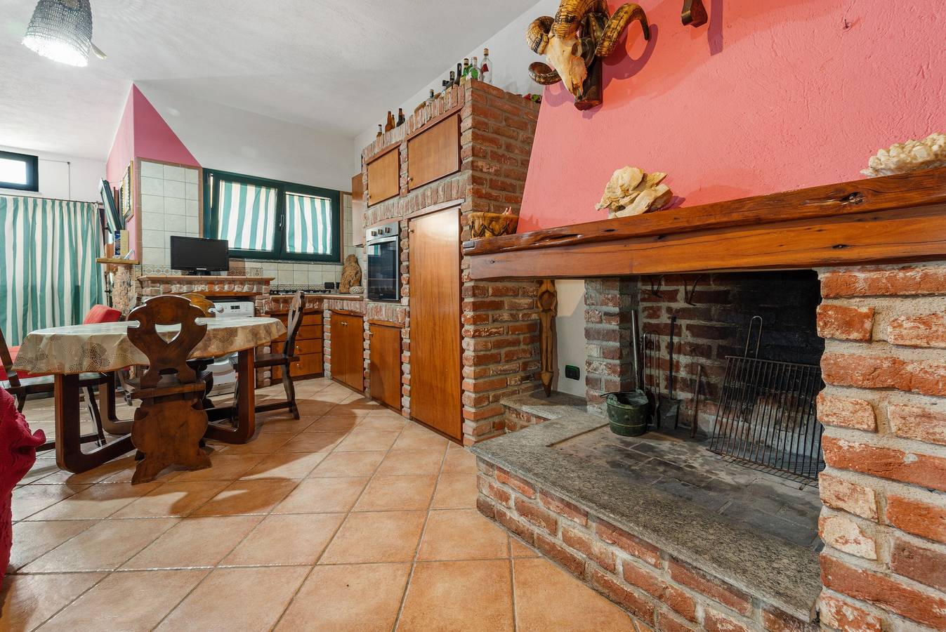 Apartamento entero, Apartamento 'Isola Rossa Casa' con Wi-Fi in Teulada (Italia), Provincia de Cagliari