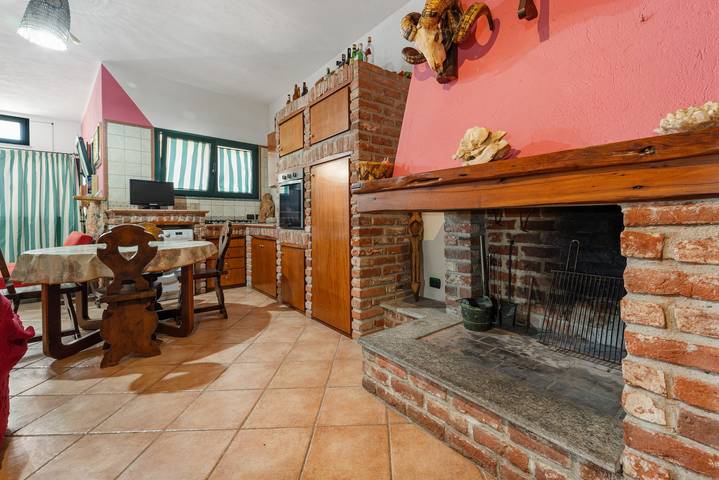 Apartamento entero, Apartamento 'Isola Rossa Casa' con Wi-Fi in Teulada (Italia), Provincia de Cagliari