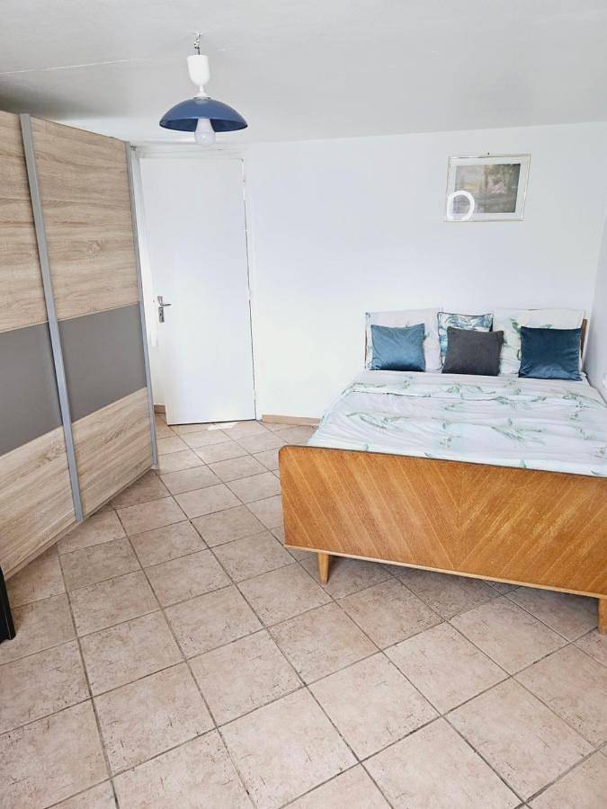 Gîte pour 4 personnes, avec vue ainsi que jardin et terrasse à Bourg-en-Bresse - 2