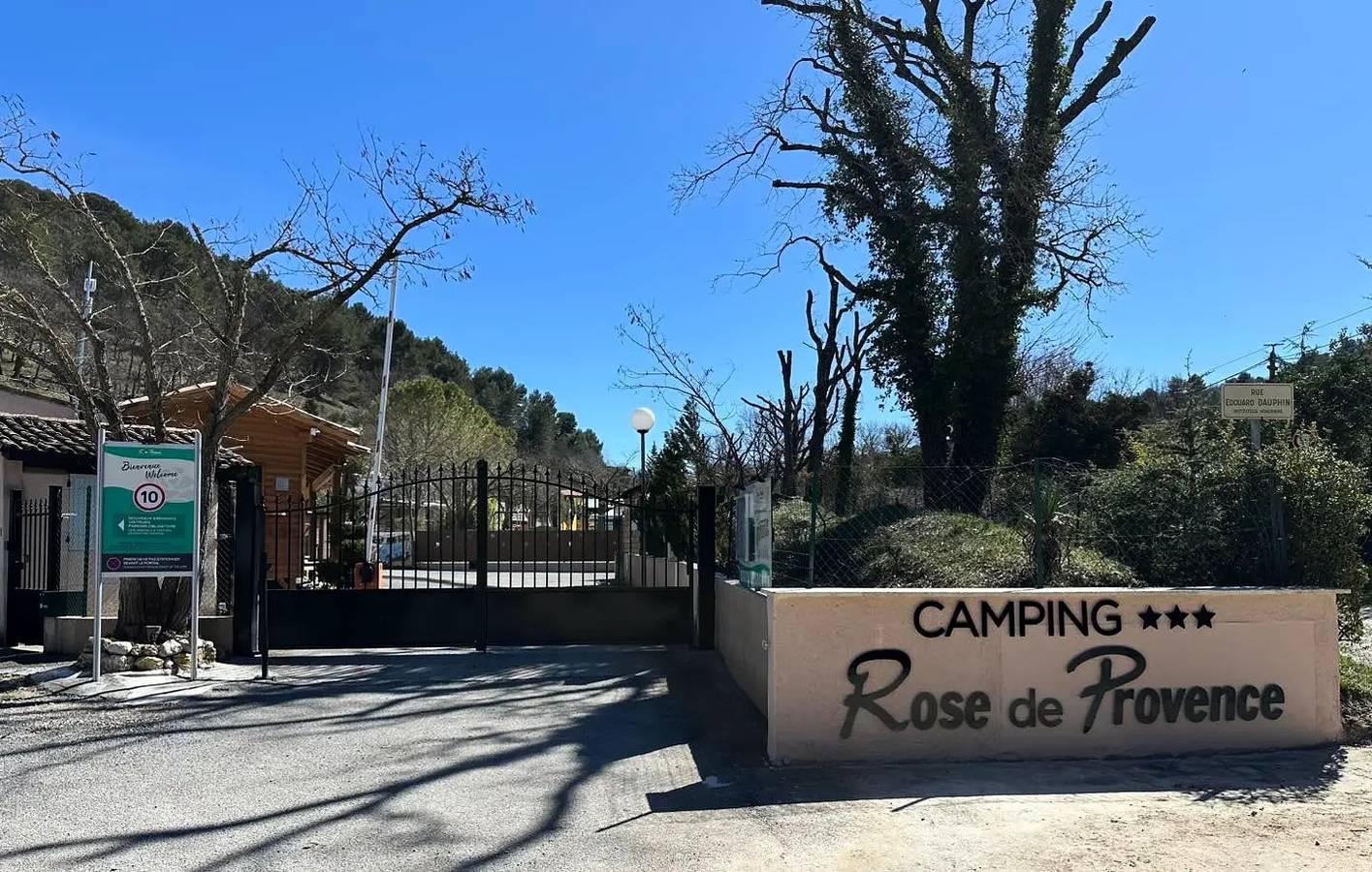 Bungalow mit Zeltdach – 2 Schlafzimmer 2 bis 5 Personen - 2 Personen. im Preis inbegriffen in Riez, Alpes-de-Haute-Provence
