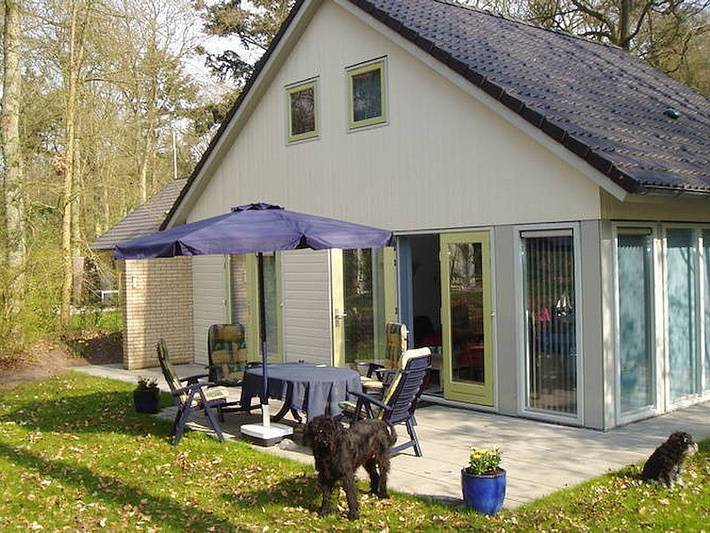 Ferienhaus für 6 Personen, mit Balkon/Terrasse und Terrasse sowie Garten am Ijsselmeer