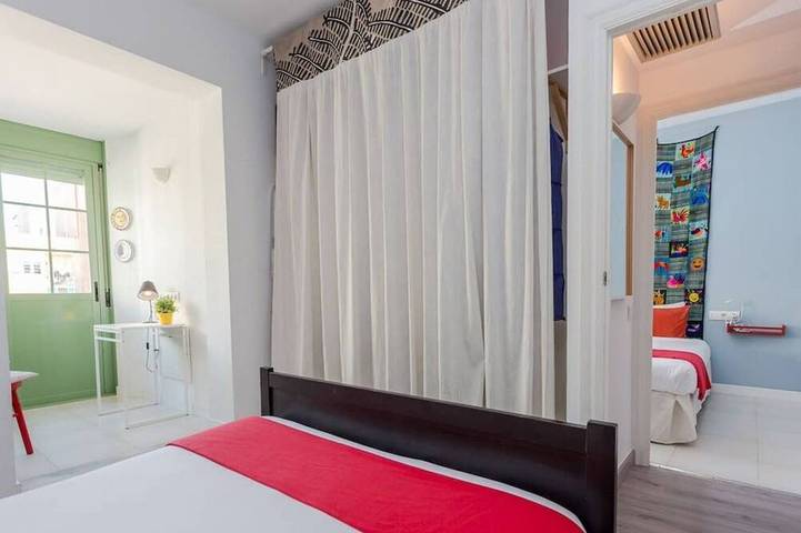 Apartamento entero, Encantador apartamento de 3 dormitorios y 2 baños en Gracia in Centro Barcelona, Barcelona