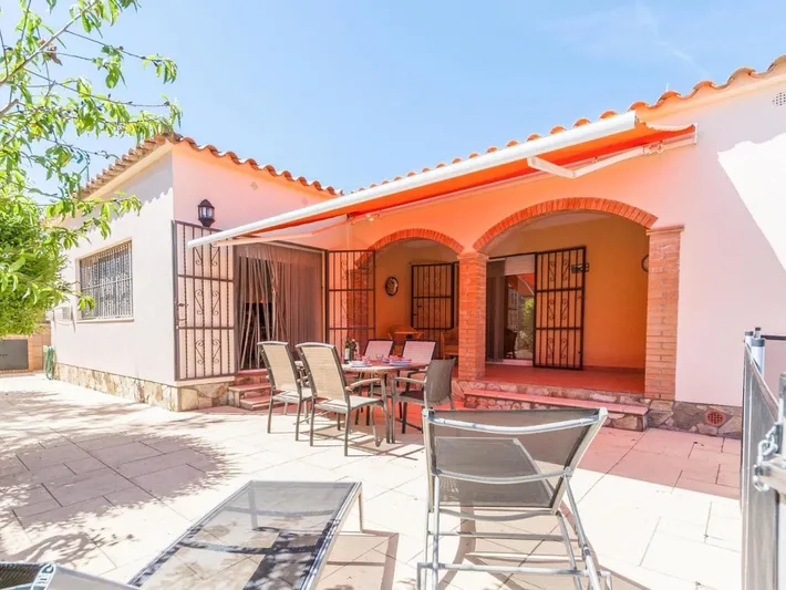Villa für 8 Personen, mit Pool und Garten - 1
