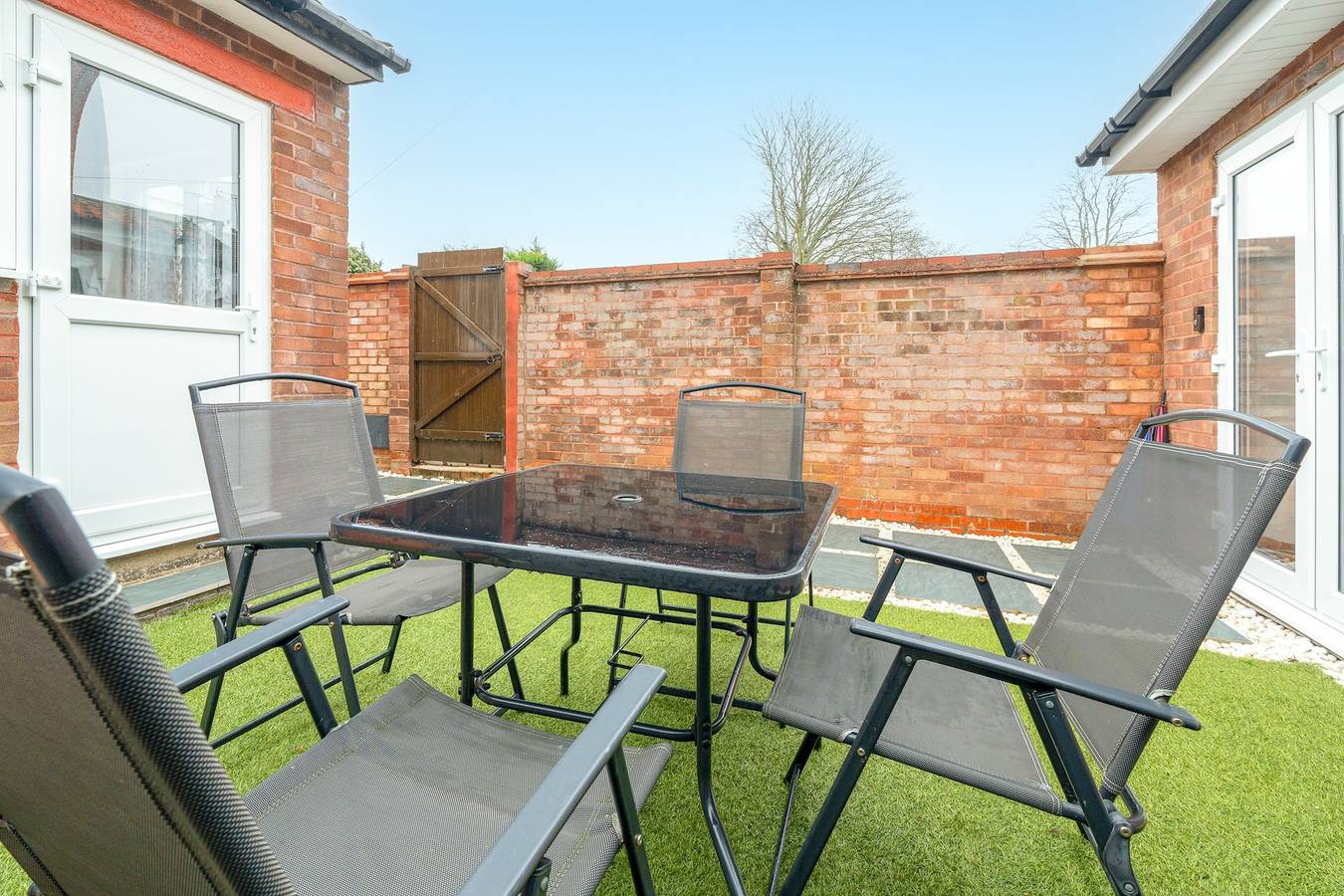 Family Friendly, Cosy 3 bed Home - Pass the Keys in Hertfordshire