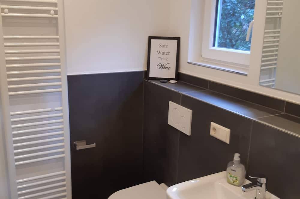 Ferienloft Ottos Werkstatt mit Saunafass & Garten in Dannenfels, Pfälzer Bergland