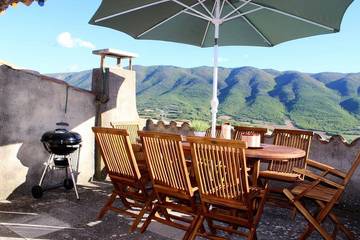 Gîte pour 6 personnes, avec terrasse et piscine, animaux acceptés à Saint-Martin-de-Castillon