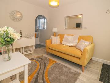 Holiday Home for 2 People in Criccieth, Gwynedd, Photo 1