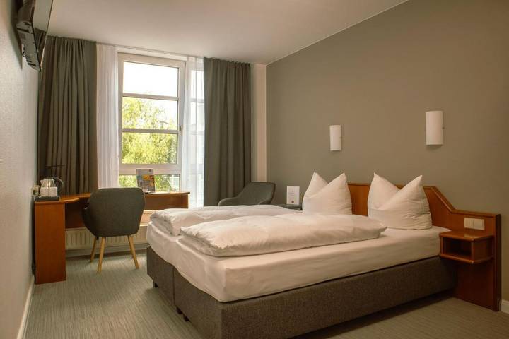 Hotel für 2 Personen, mit Terrasse und Garten sowie Sauna und Ausblick in Spandau Berlin