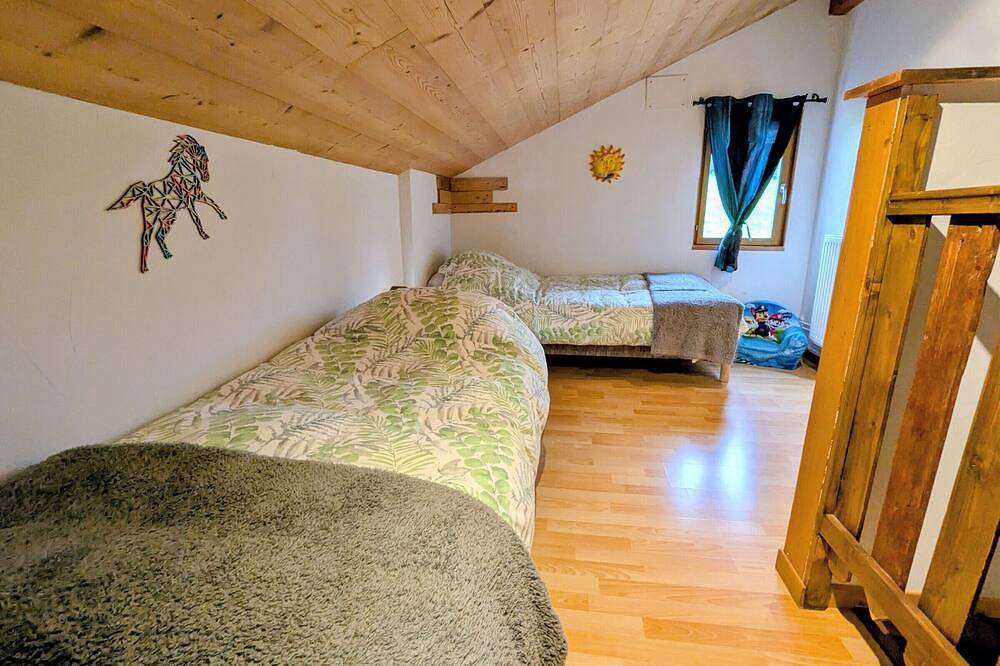 Ganze Wohnung, Gemütliche Ferienwohnung nahe den Cascades de Tendon mit Terrasse, privatem Parkplatz und Wlan in Le Tholy, Épinal und Umgebung