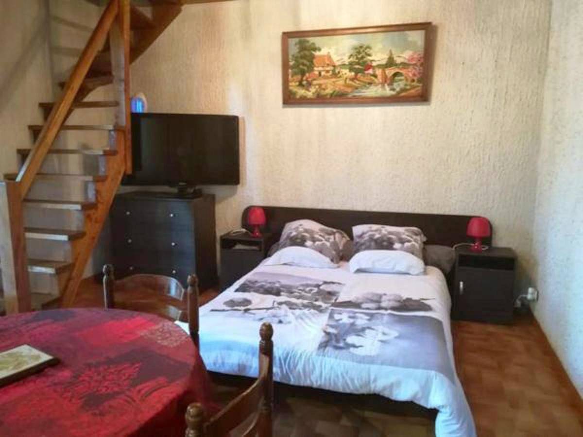 Appartement entier, Studio Apartment in Mazamet, Région de Castres