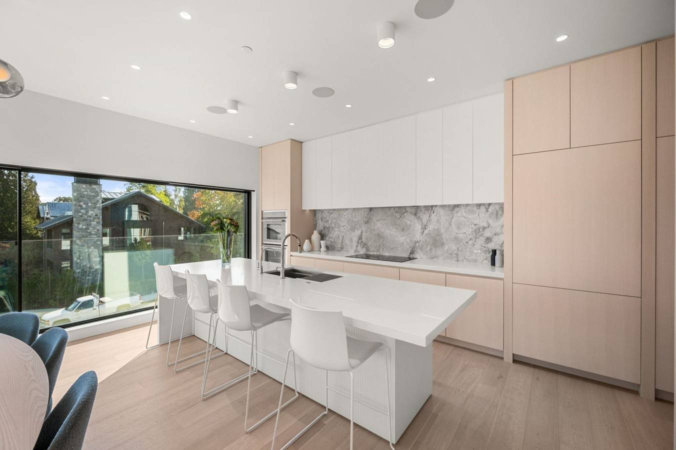Luxe 2Br Beachfront Home | Rooftop Terrace w/ Bbq in Vancouver, Columbia Británica