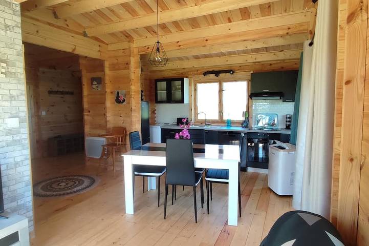 Chalet pour 5 personnes, avec jacuzzi ainsi que piscine et sauna - 1