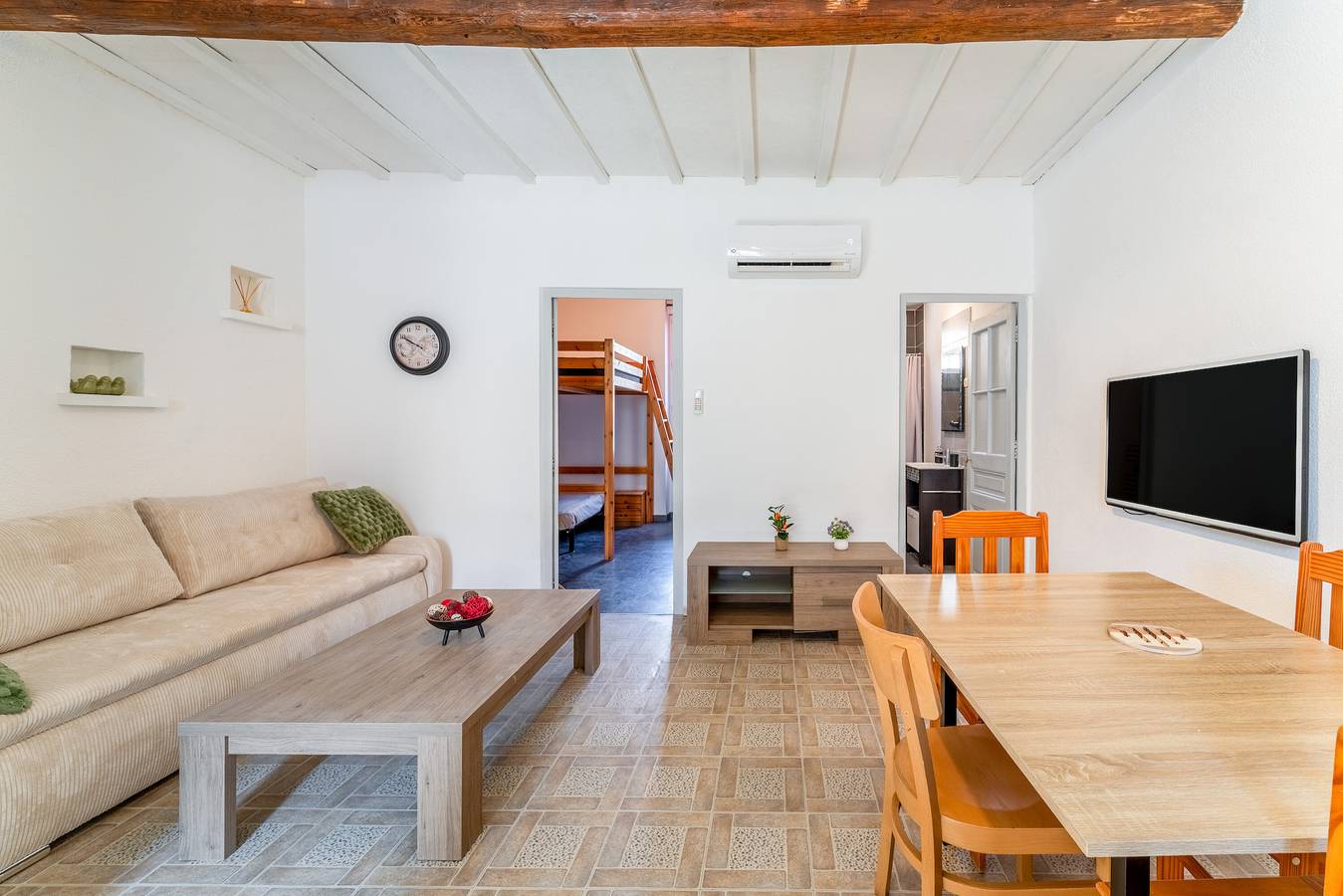 Appartement De Vacances pour 5 Personnes dans Nîmes, Région de Nîmes