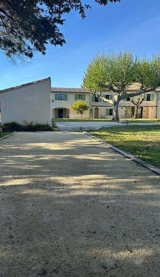 Chambre d’hôte pour 2 personnes, avec terrasse ainsi que piscine et jardin à Nîmes - 2