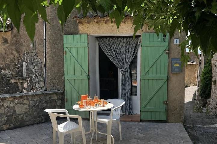 Location de vacances pour 2 personnes, avec terrasse à Moissac-Bellevue