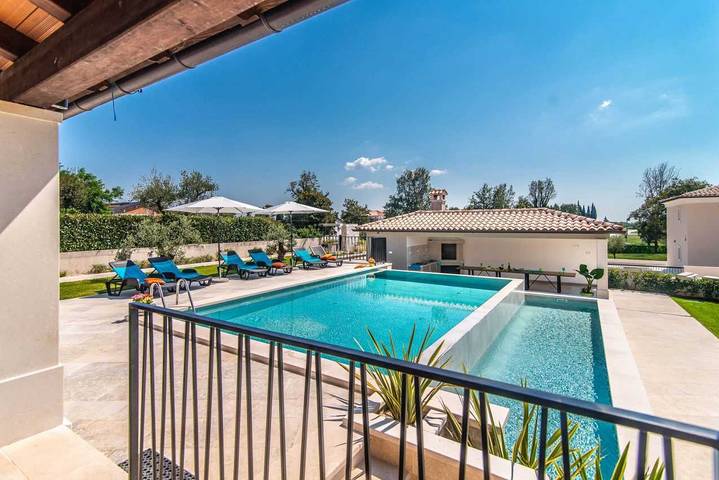 Villa per 14 persone con piscina in Sanvincenti, Istria centrale