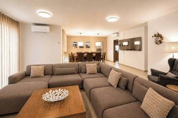 Ferienhaus für 12 Personen in Salema, Naturpark Südwest-Alentejo und Costa Vicentina, Bild 1