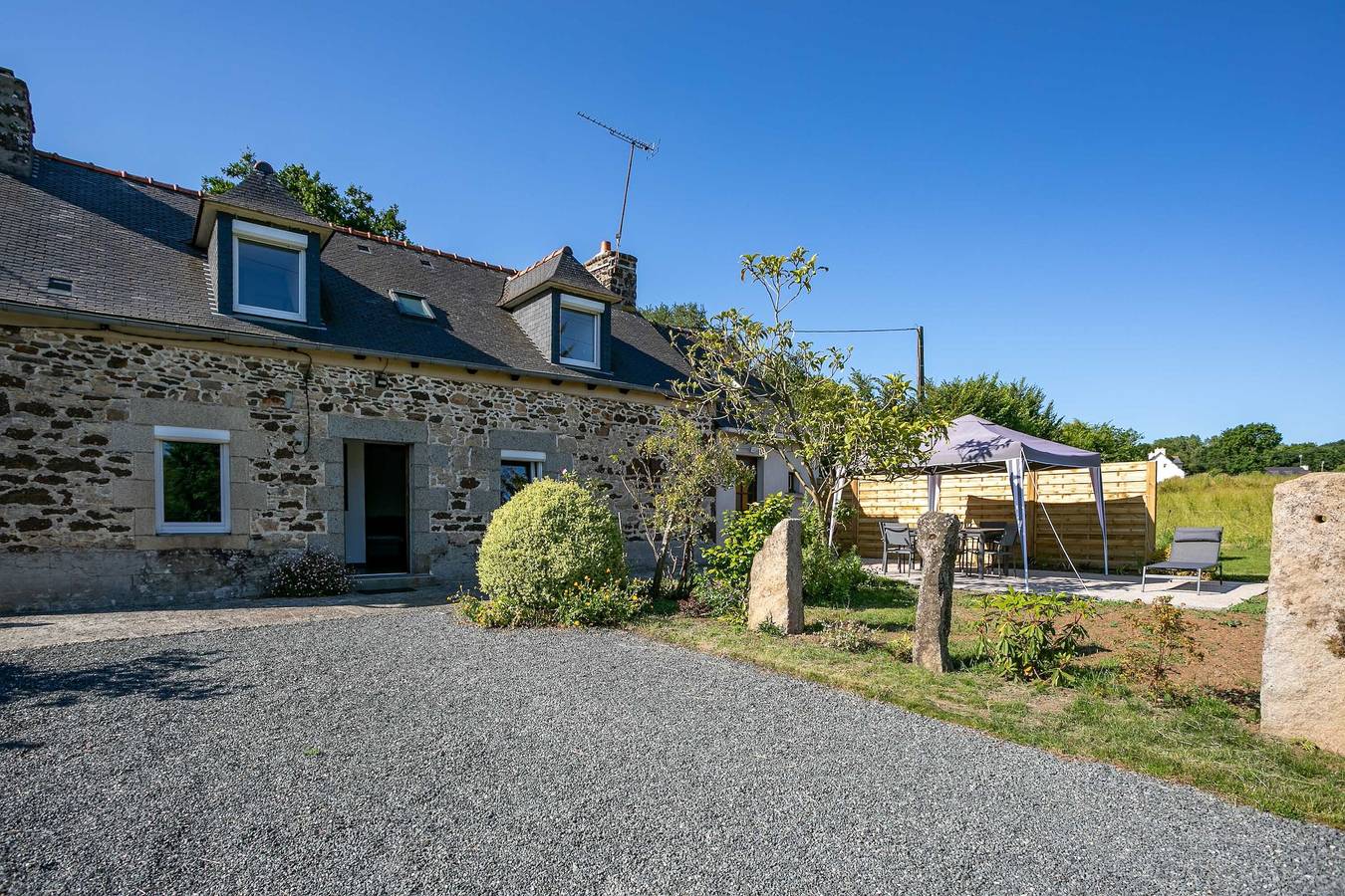 Gîte pour 6 Personnes dans Tressignaux, Côte de Goëlo
