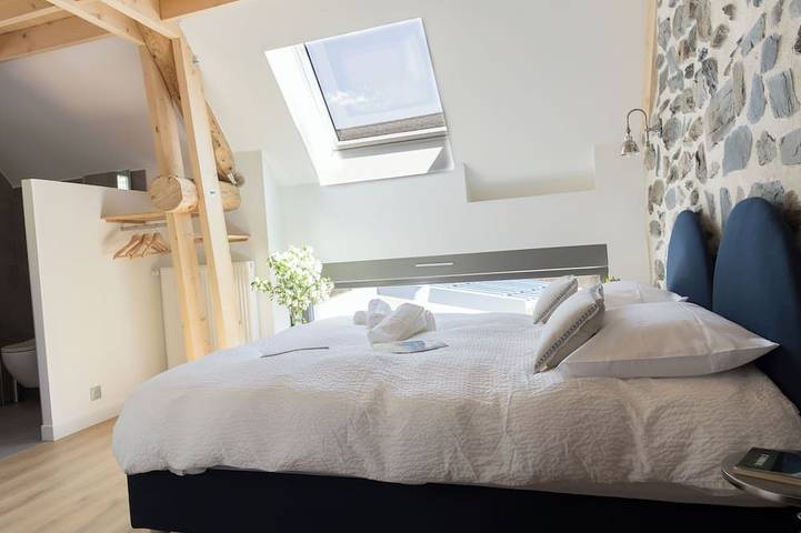 Serrioux House - 4 bedrooms - Sleeps 9–10 - Matheysine - 30 minutes from Grenoble in Cholonge, Isère