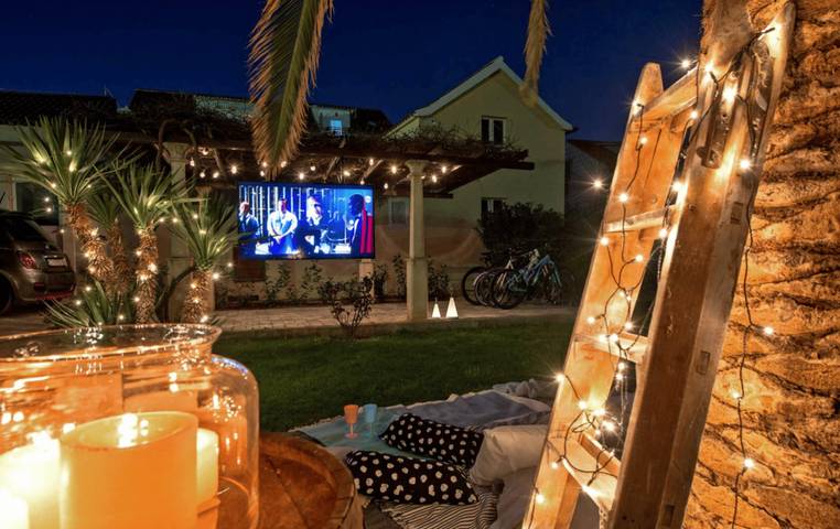 Villa pour 4 personnes, avec Balcon ainsi que Jardin et Piscine à Split - 2