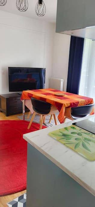 Gîte pour 4 personnes, avec balcon à Colombes - 2