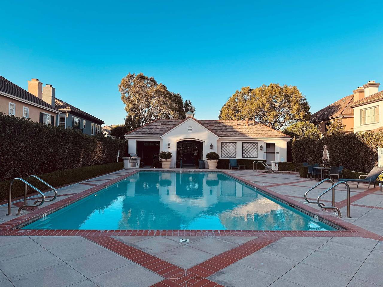 Resort-style Gated Coastal Retreat Pool Tennis in Newport Beach, Condado de Orange
