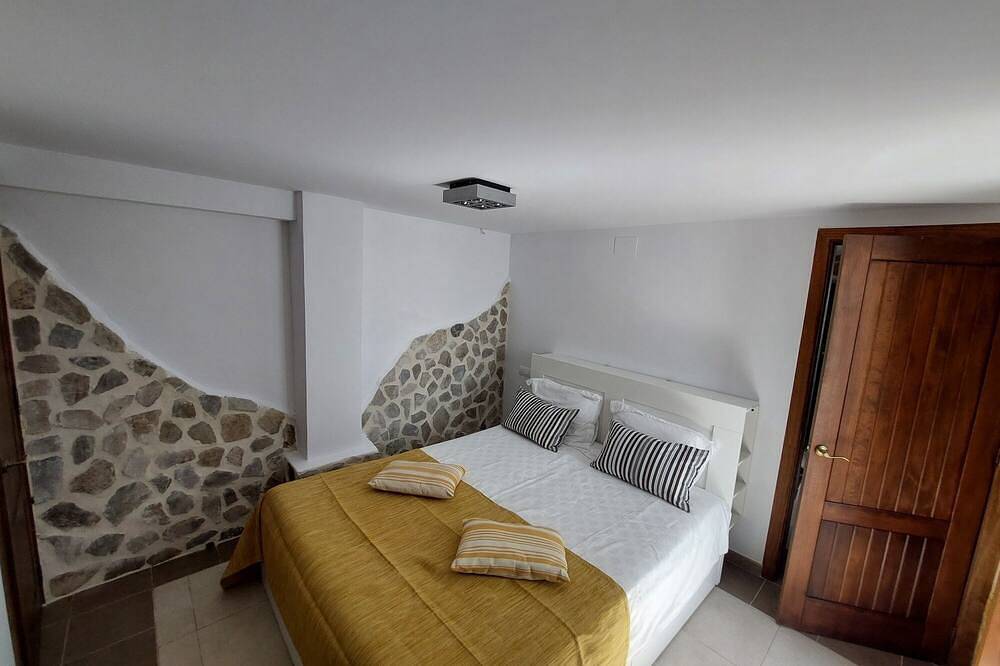 Medina Sidonia, luxury historic modern townhouse, pool, roofterraces, sea view. in Medina-Sidonia, Costa de la Luz