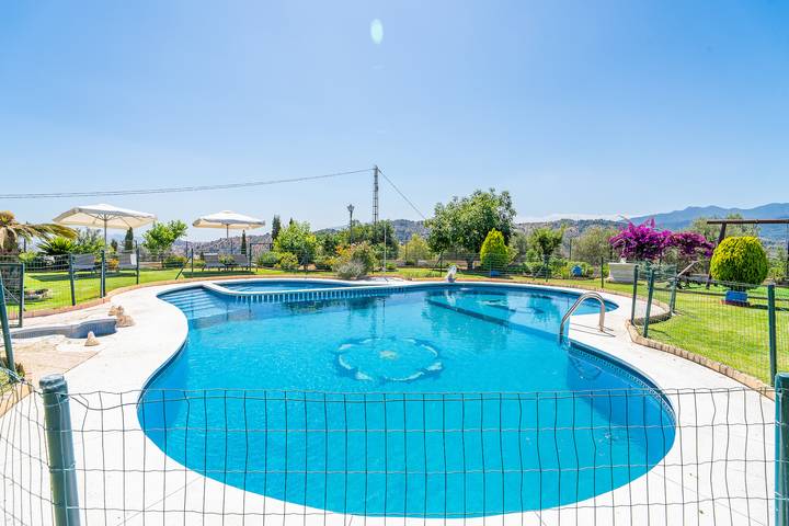 Chalet para 10 personas, con jardín y jacuzzi, Familias con niños en Sierra de las Nieves - 4