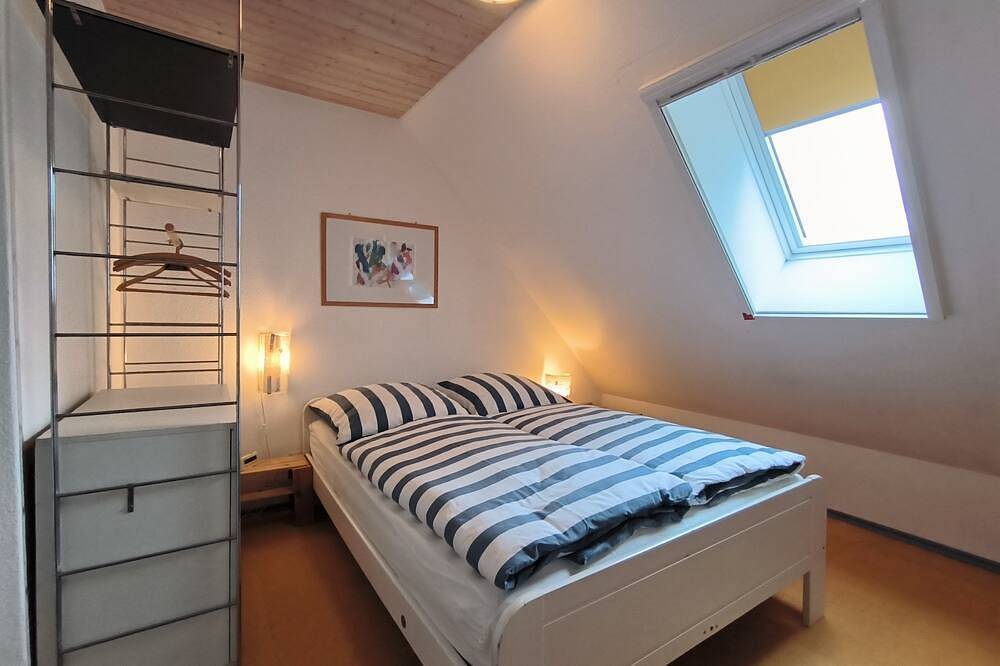Ganze Wohnung, Neuhaus: Ferienzimmer für Wanderer - Privatzimmer Neuhaus in Sieverstedt, Grünes Binnenland