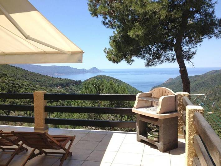 Location de vacances pour 11 personnes, avec Balcon et Terrasse ainsi que Jardin et Vue à Partinello