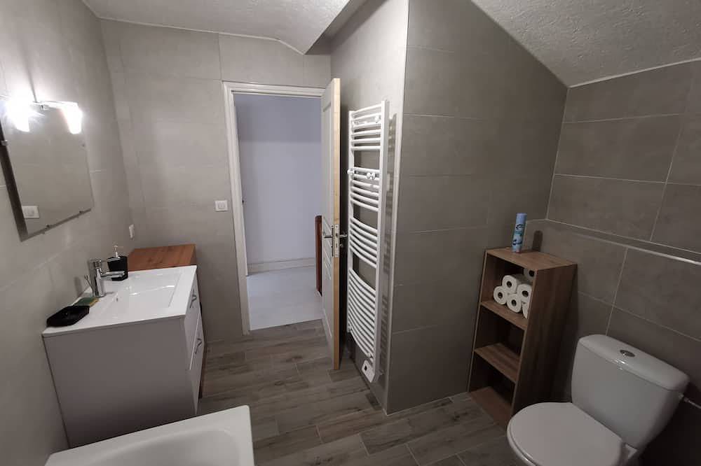 Appartement entier, Appartement chaleureux proche de la gare in Ambérieu-en-Bugey, Belley