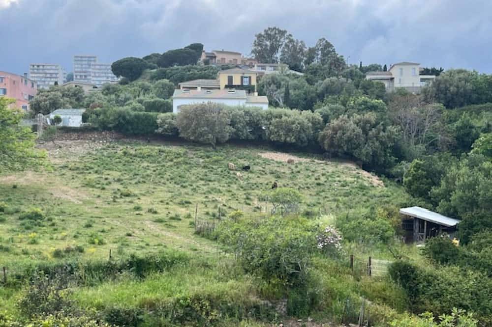 Appartement entier, Appartement avec vue atypique sur Bergerie in Bastia, Cap Corse