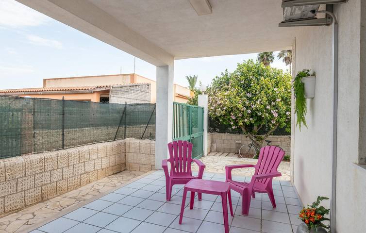 Accogliente appartamento di 110mq | Parcheggio, aria condizionata, cucina | 2,5 km dalla spiaggia in Santa Maria del Focallo, Ispica