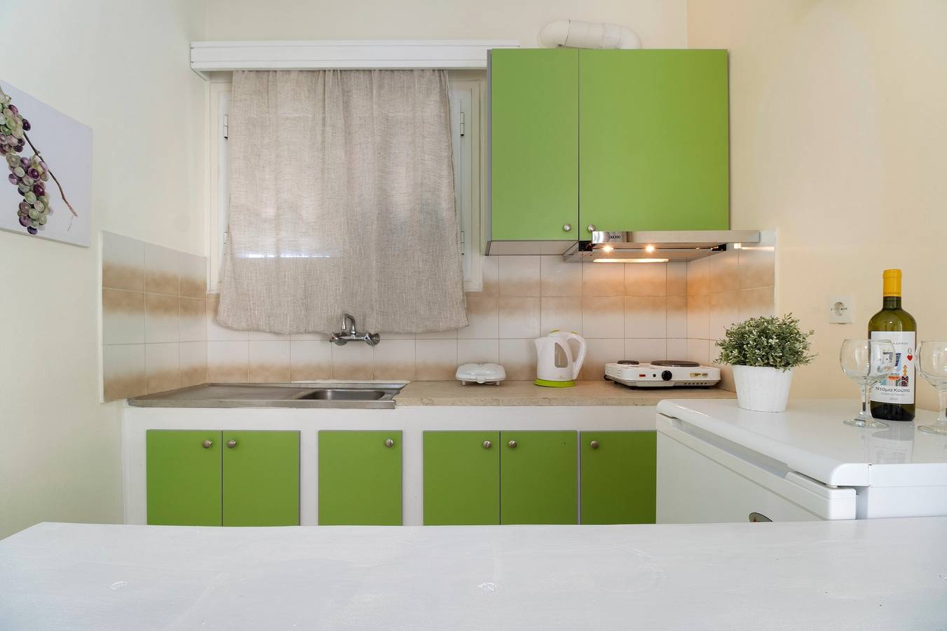 Estudio entero, Apartamento estudio 'Con vistas a la montaña' con vistas al mar in Nikiana, Alexandros