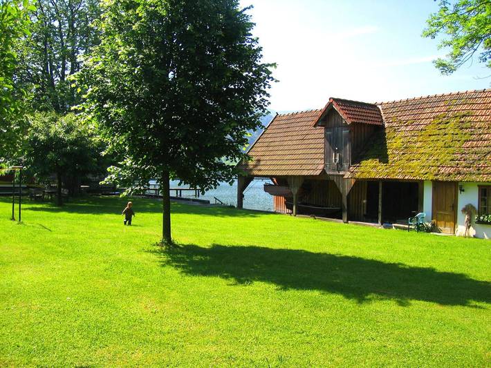 Ferienwohnung für 3 Personen, mit Garten und Ausblick sowie Seeblick in Weyregg am Attersee - 4