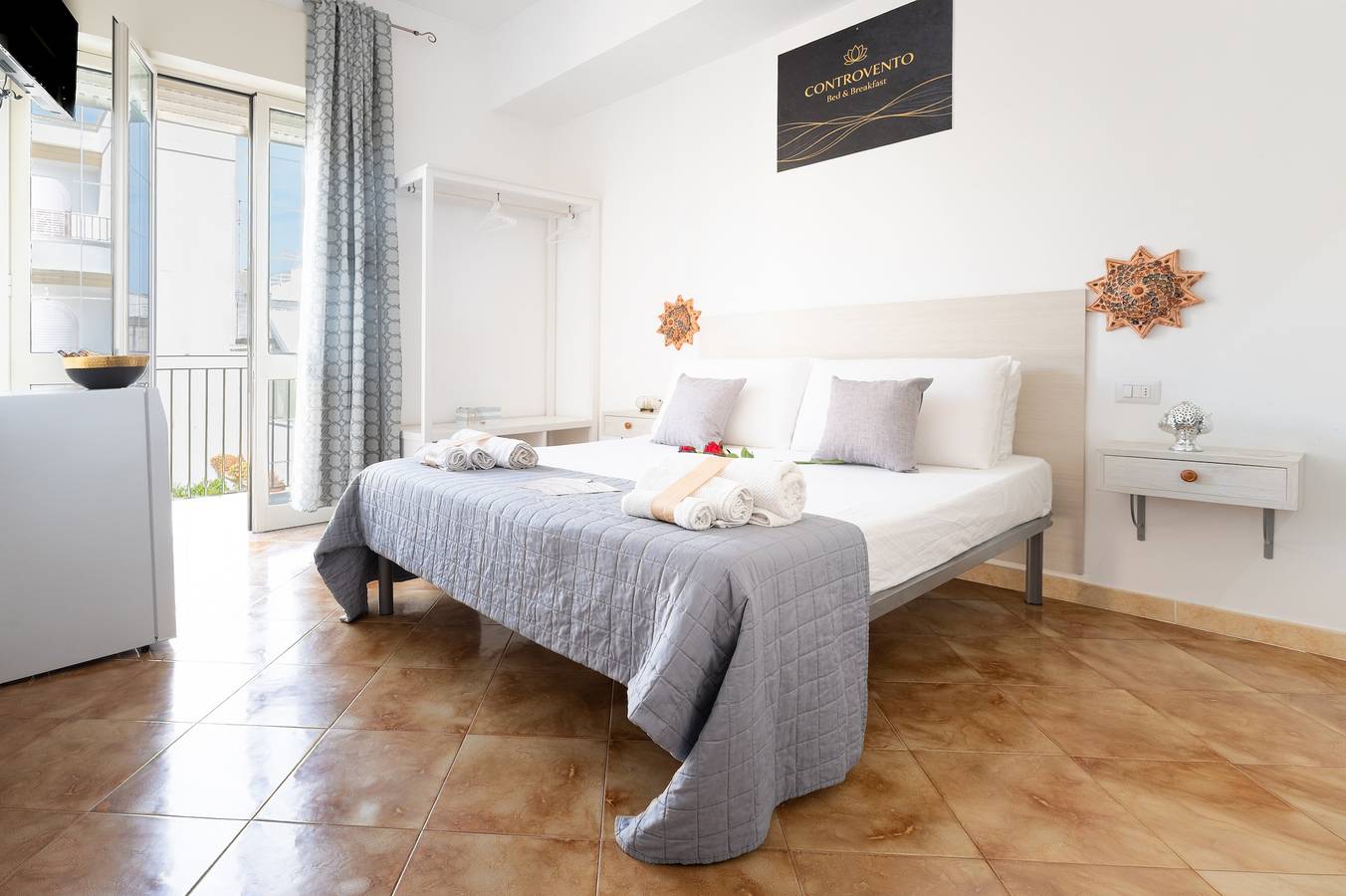 Doppelzimmer mit privatem Balkon und Meerblick in Porto Cesareo, Golf von Tarent