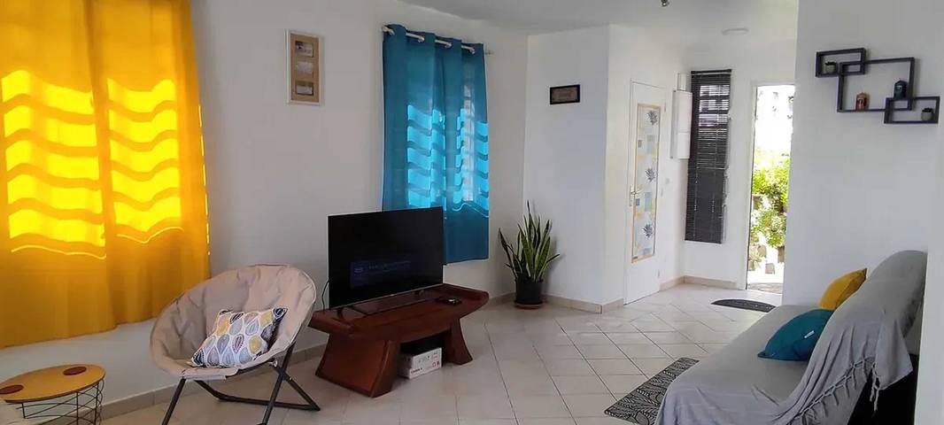 Gîte pour 2 personnes, avec terrasse à Case-Pilote - 3