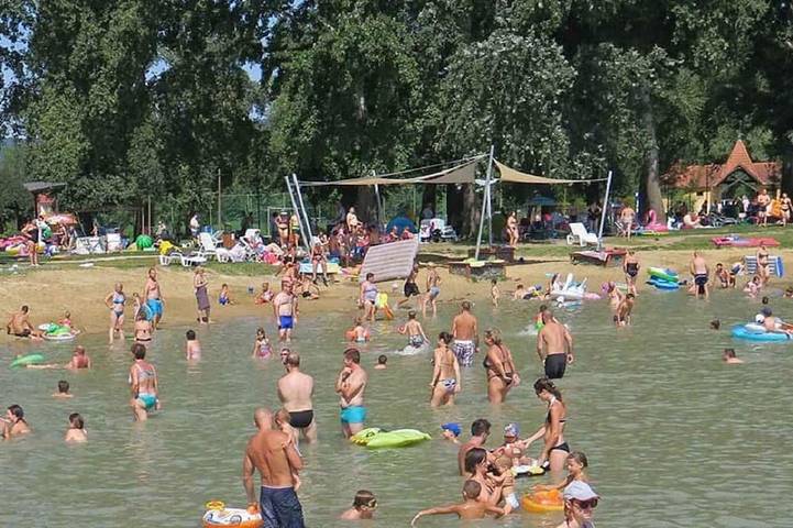 Ganze Wohnung, Ferienwohnung im Erdgeschoss in Keszthely, Balaton Region