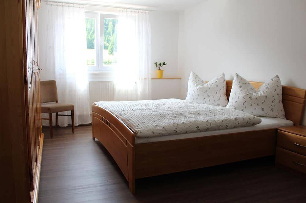 Ganze Wohnung, Zentrumsnahe Ferienwohung mit Blick auf Mitteltal. in Mitteltal, Baiersbronn