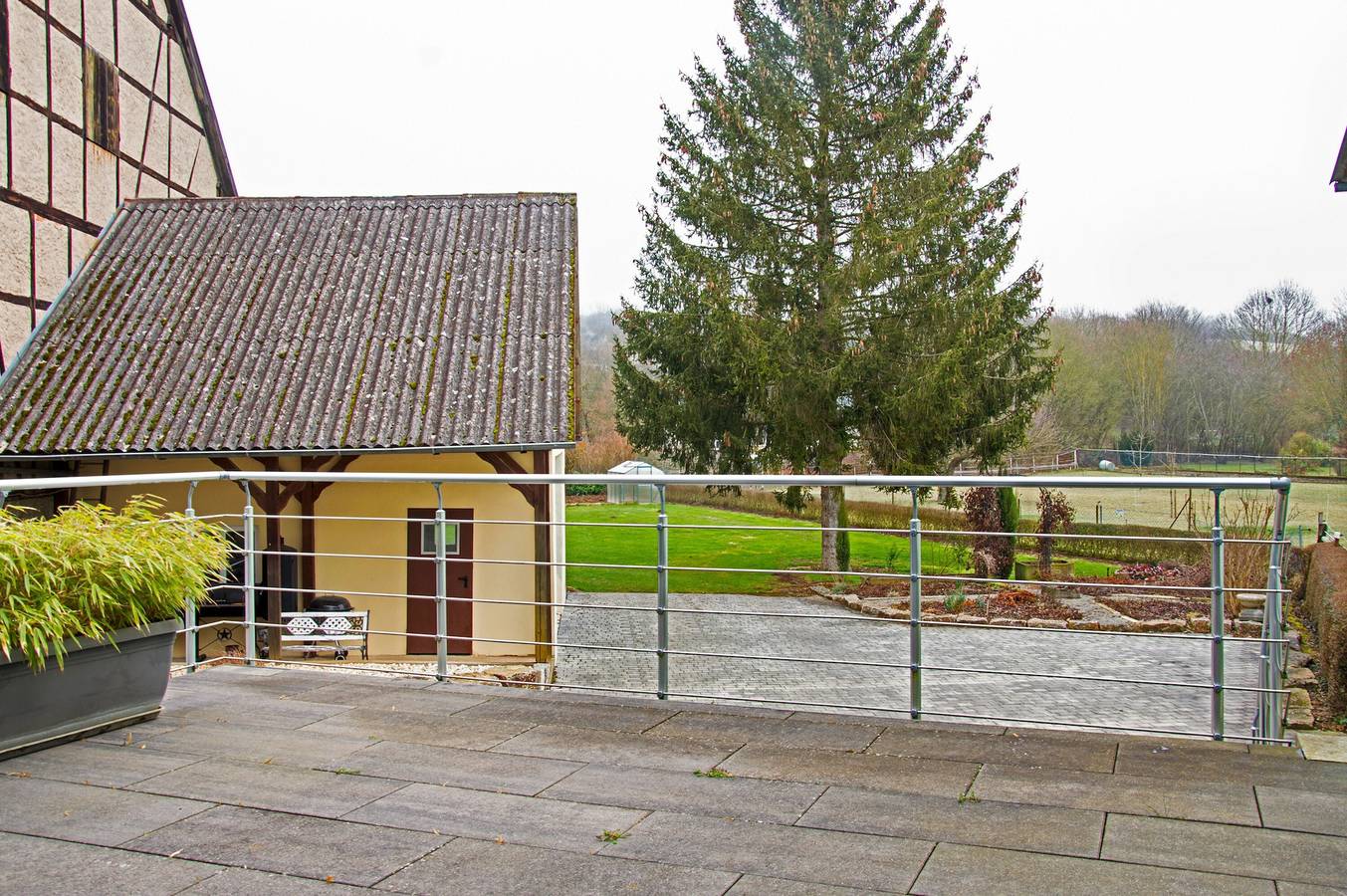 Entire apartment, Apartment 'Maiglöckchen' with Private Terrace, Shared Garden and Wi-Fi in Wittighausen, Tauber Valley