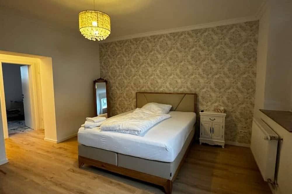 Ganze Wohnung, Paris: Messe-/Business-/Ferienwohnung Düsseldorf-Hilden-Cologne in Hilden, Düsseldorf und Umgebung
