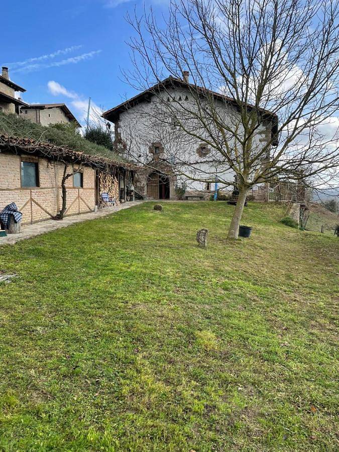 Casa de vacaciones para 6 personas, con jardín y vistas en Ulzamaldea