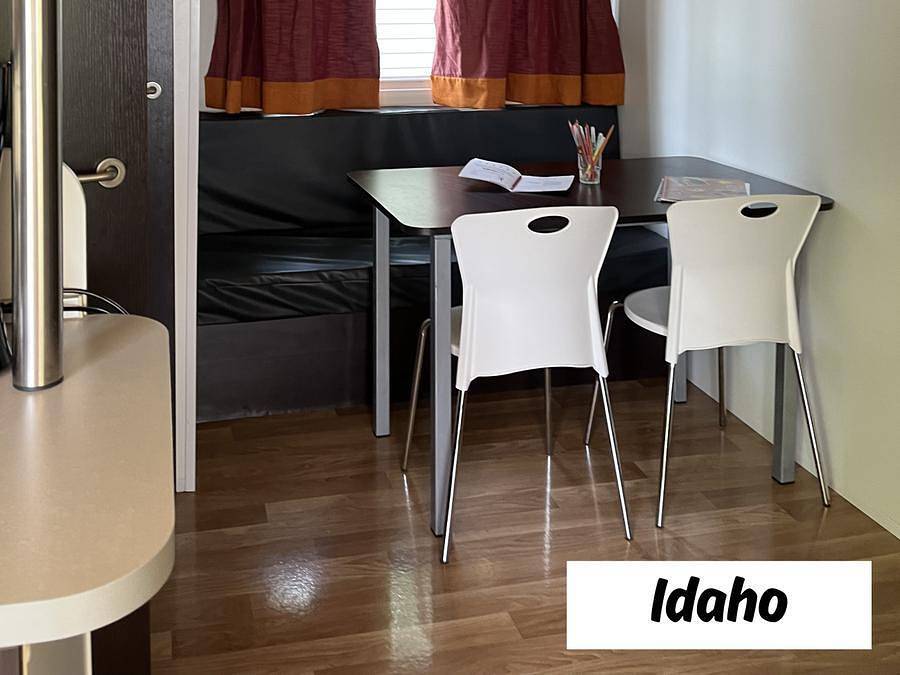Flower Camping La Vidaresse   - Mobilhome 4 personnes - Mobil-Home Standard Idaho 2 chambres (25 m²) in Sainte-Anastasie-sur-Issole, Région de Brignoles