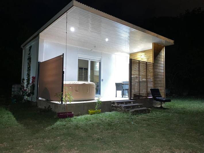 Maison d’hôte pour 2 personnes, avec jardin ainsi que terrasse et jacuzzi à Le Gosier - 4