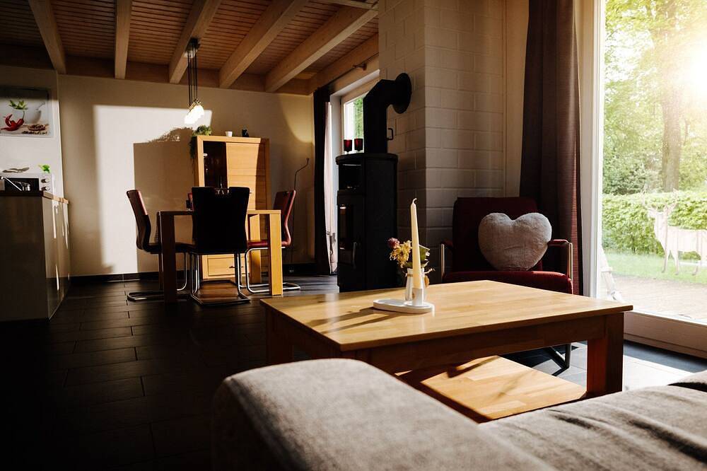 Luxus-Ferienhaus mit Sauna, Whirlpoolbadewanne, Kaminofen, möbl. Terrasse in Nordhorn, Landkreis Grafschaft Bentheim